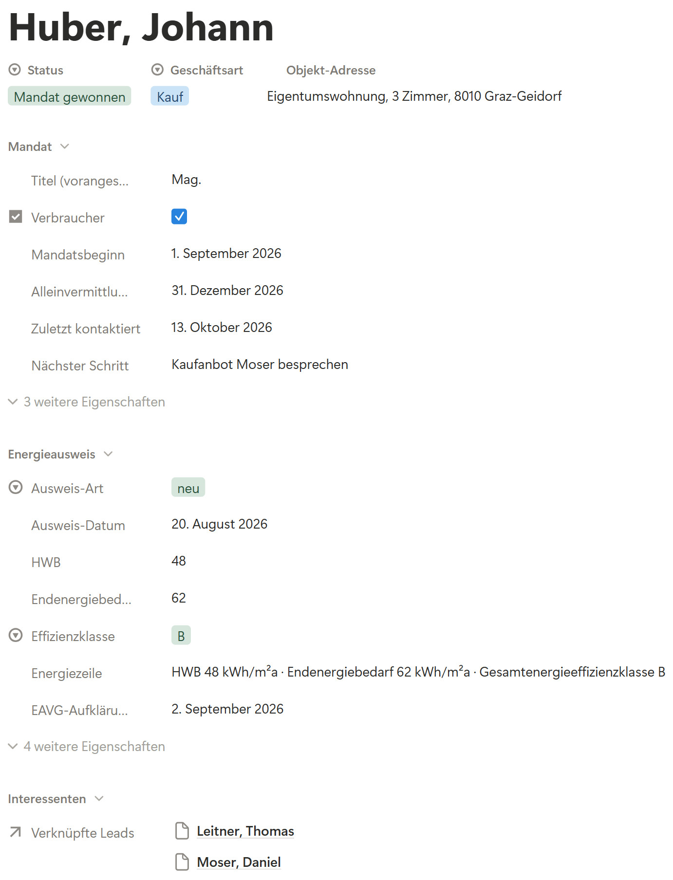 Bildschirmfoto aus Notion mit Beispieldaten. Die Seite eines Eigentümers mit Mandat, Alleinvermittlung, Energieausweis, Energiezeile und verknüpften Interessenten.
